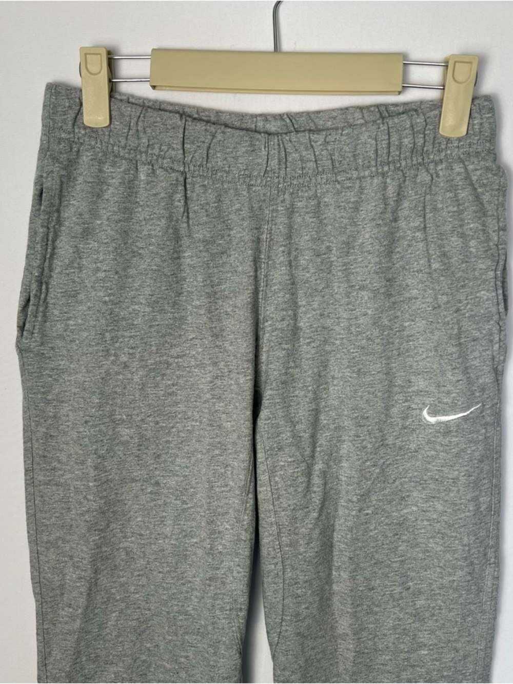 Nike Women’s Straight Leg Gray Lounge Sweatpants Small Pockets Casual Logo - Picture 2 of 9